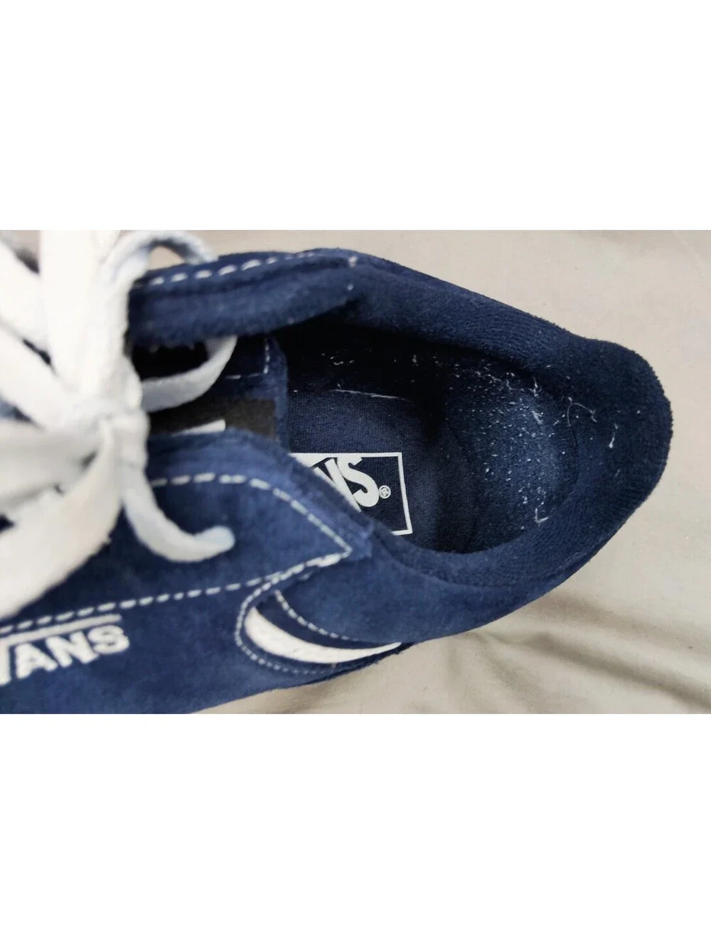 Vans Seldan VN0A4TZELSY Mens 9 Dress Blues Navy Suede Gum Shoes w/ Box